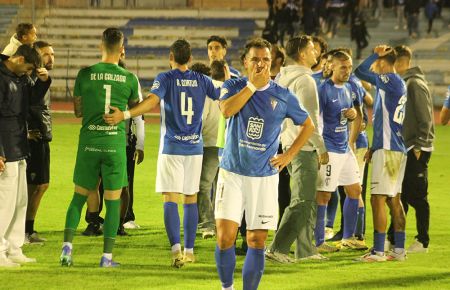 Galería con 36 fotos que recogen todo lo sucedido en el partido donde el San Fernando CD volvió a saborear una victoria