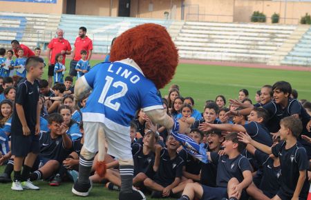 Galería con 62 fotos de todos los equipos de la Escuela Bahía en el acto de clausura de la temporada